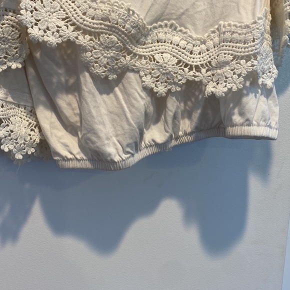 Lovers and Friends cream crop top. - Picture 3 of 4